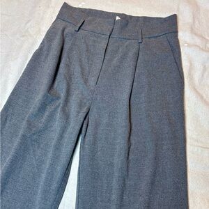 💥3/$30💥H&M Soft Gray Wide Leg Crop Pants